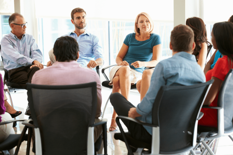 What is a peer advisory group and its benefits?